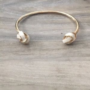 White Knot - Gold Cuff